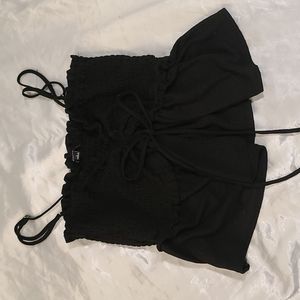 Cute scrunched up top